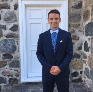 Meet your Posher, Zachary